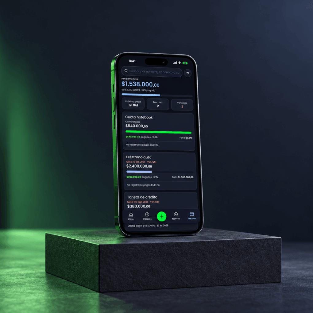 Finami – Debt Tracking Finami’s debt overview on an iPhone, showing outstanding balances, payment progress, and upcoming payments.